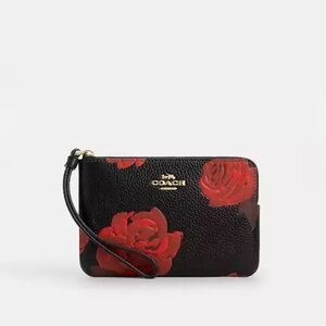 Coach Corner Zip Wristlet With Floral Print limited release sold out